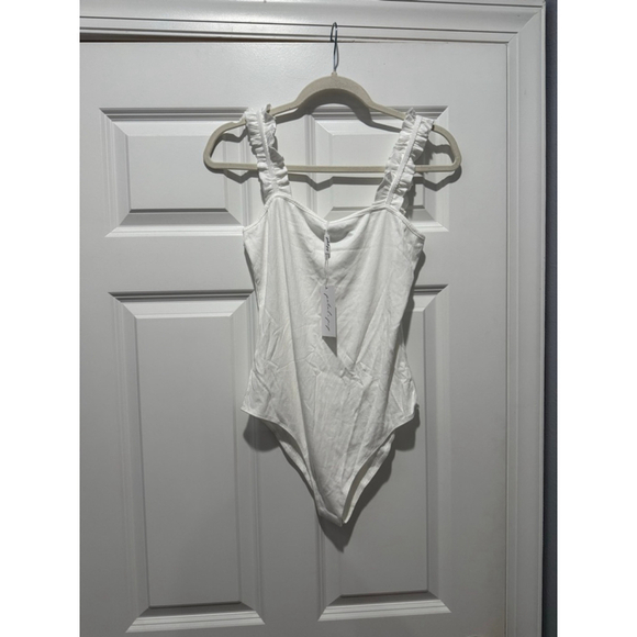 Women's Petal & Pup Heidi Ruffle Strap Tank Bodysuit M White - Picture 5 of 8